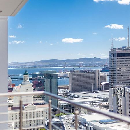 Luxurious 16 On Bree Studio Apartment - Harbour Views ケープタウン エクステリア 写真