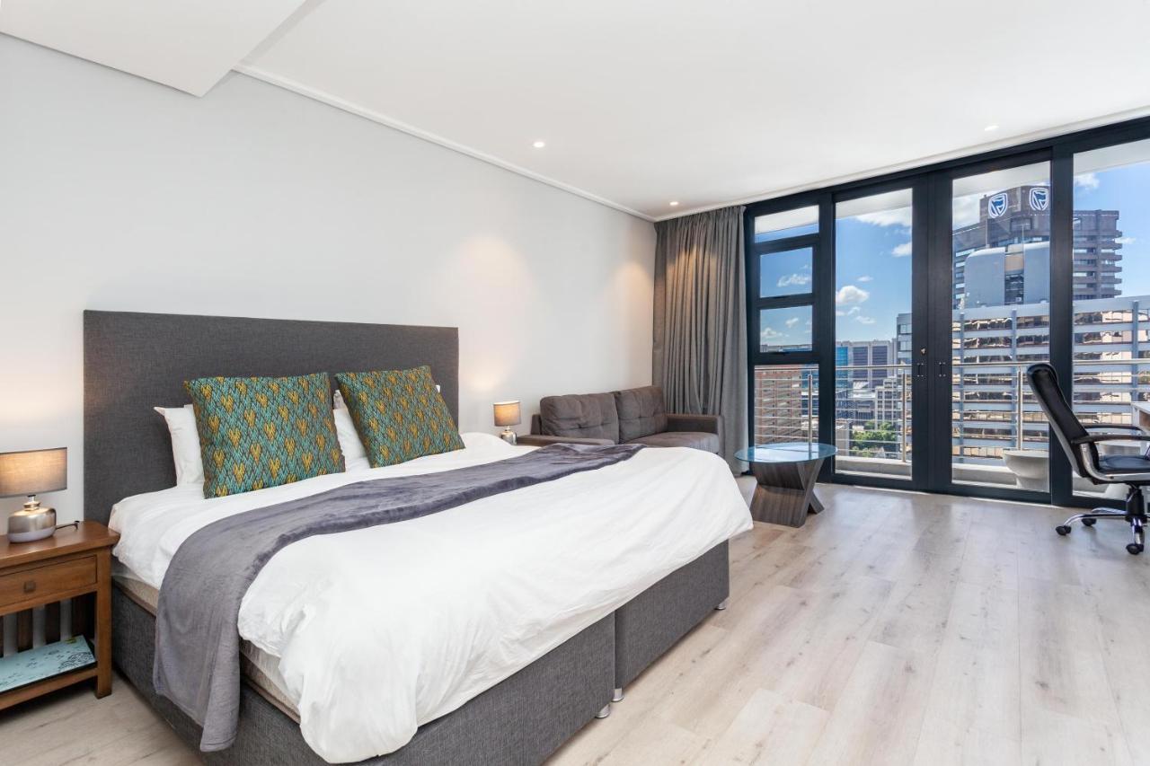 Luxurious 16 On Bree Studio Apartment - Harbour Views ケープタウン エクステリア 写真