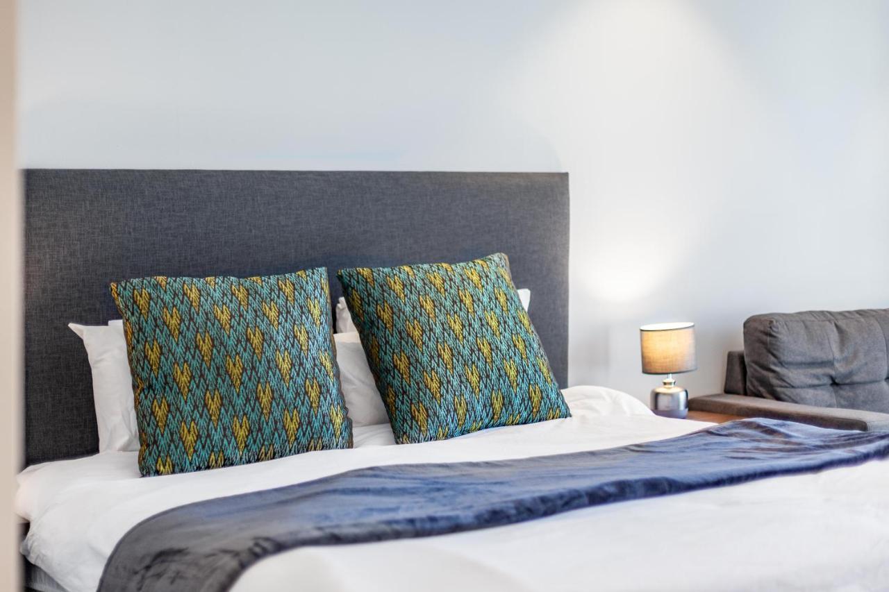 Luxurious 16 On Bree Studio Apartment - Harbour Views ケープタウン エクステリア 写真
