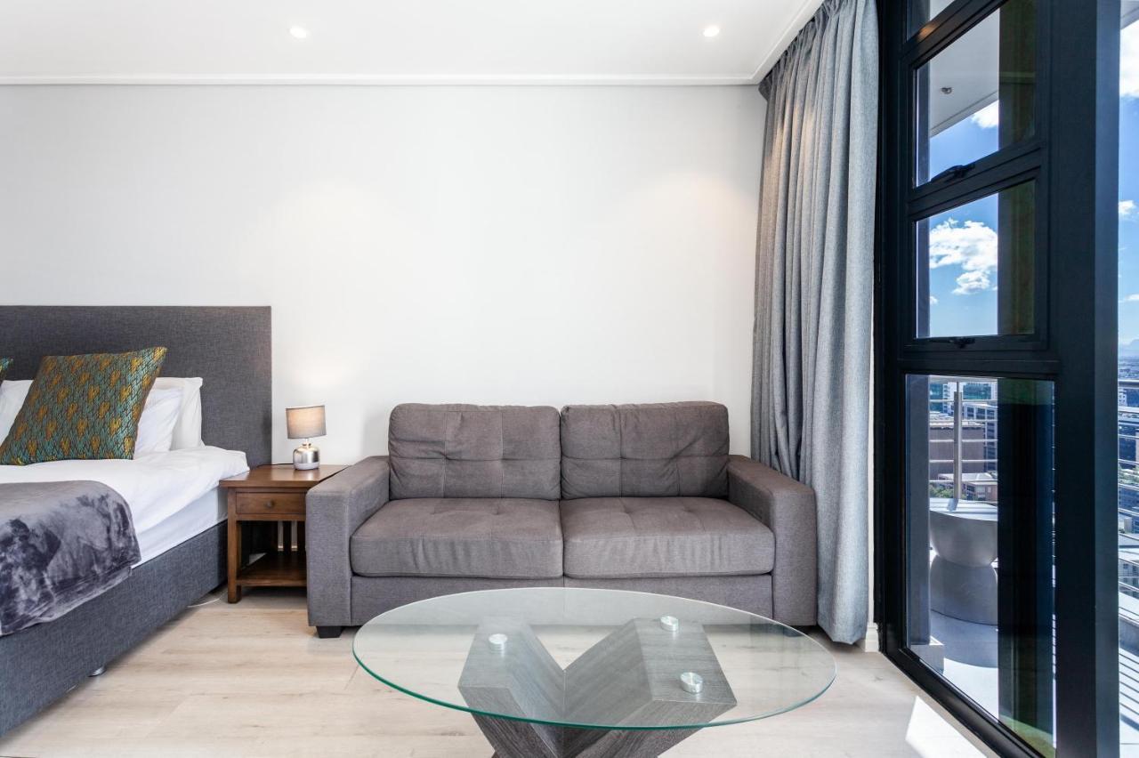 Luxurious 16 On Bree Studio Apartment - Harbour Views ケープタウン エクステリア 写真