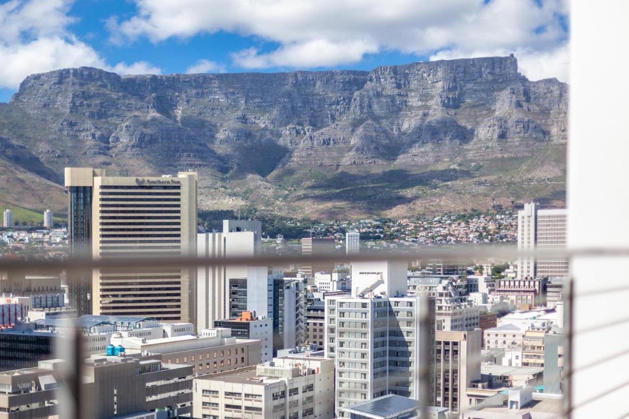 Luxurious 16 On Bree Studio Apartment - Harbour Views ケープタウン エクステリア 写真