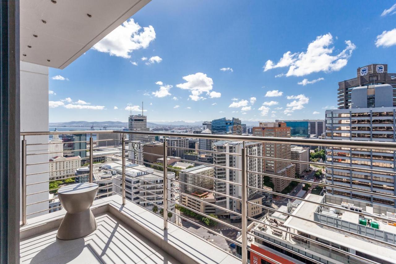 Luxurious 16 On Bree Studio Apartment - Harbour Views ケープタウン エクステリア 写真
