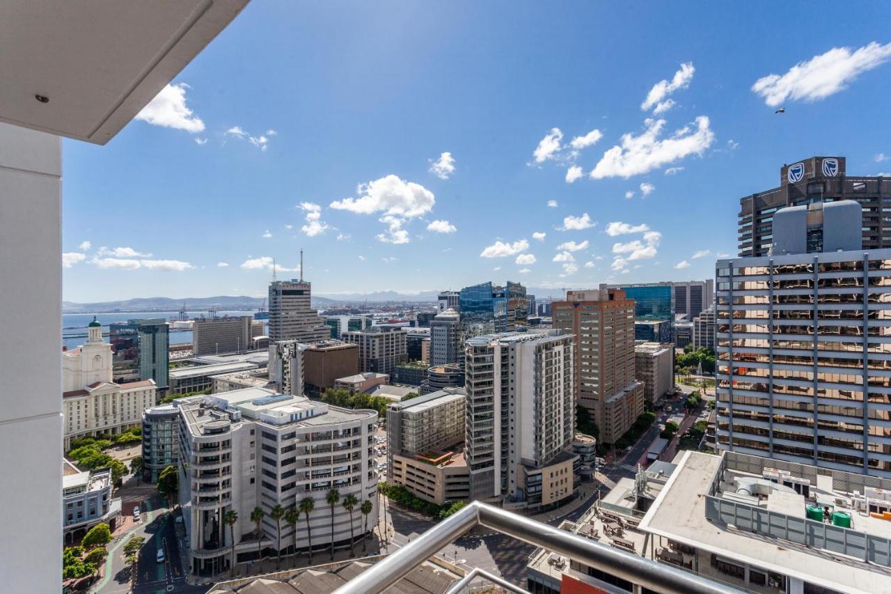 Luxurious 16 On Bree Studio Apartment - Harbour Views ケープタウン エクステリア 写真